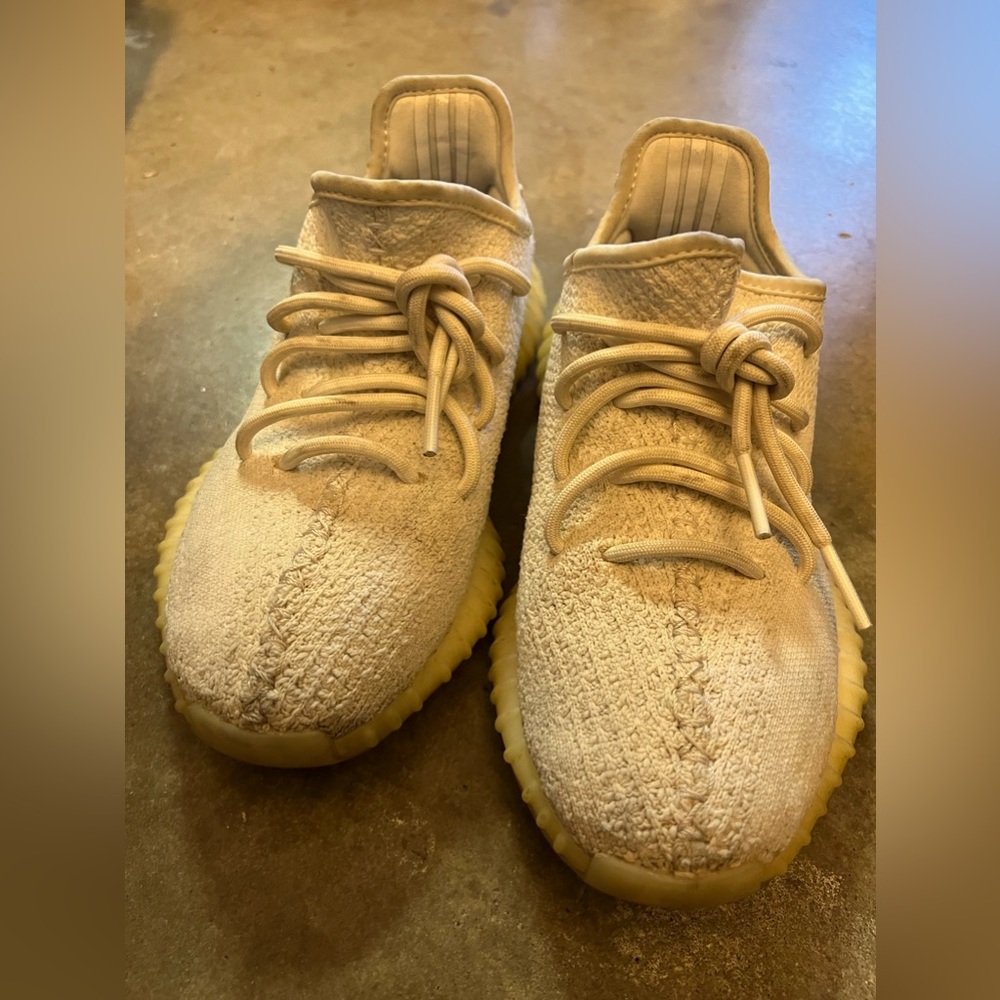 Yeezy 350 v2